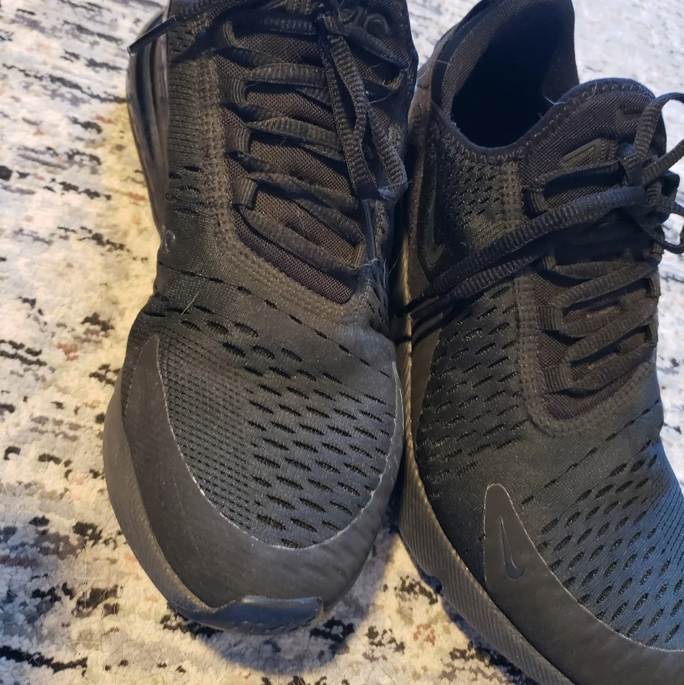 Women | Nike Air 270 Shoes - Picture 7 of 9